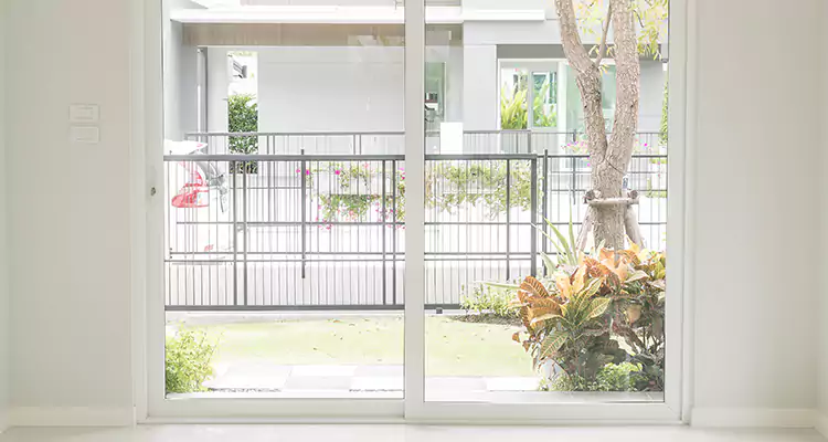 Balcony Screen Door Repair in Oviedo, FL