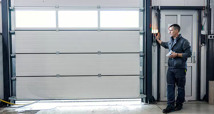Modern Overhead Door Repair in Oviedo, FL