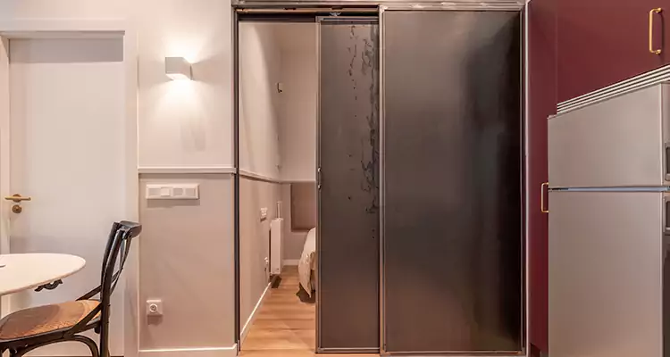 We Fix Closet Sliding Door in Oviedo, FL 