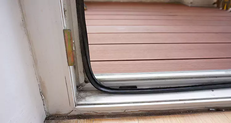 Why Choose Us for Leaking Sliding Glass Door Repair in Oviedo, FL?