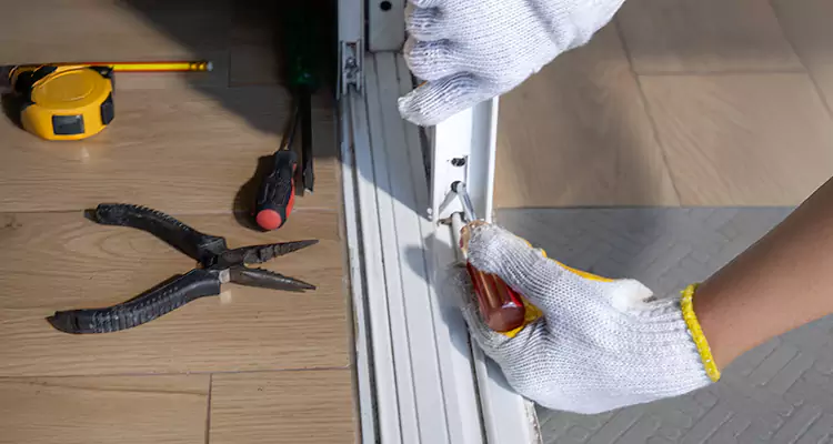 Screen Door Wheel Replacement in Oviedo, FL