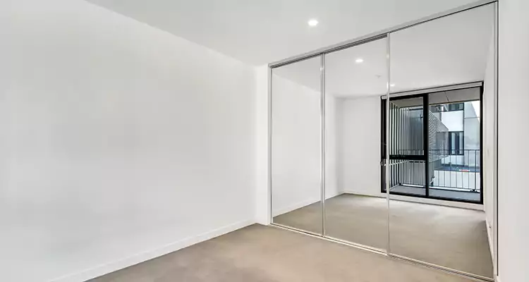 Why Homeowners Choose Us for Sliding Mirror Door Replacement in Oviedo, FL