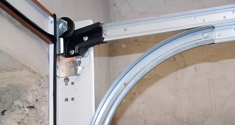 Maintain Liftmaster Garage Door Off Track in Oviedo, FL