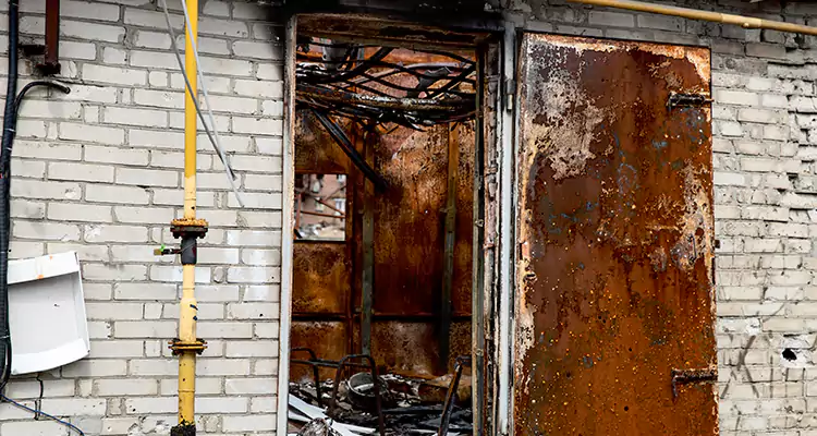 Metal Door Rust Repair in Oviedo, FL