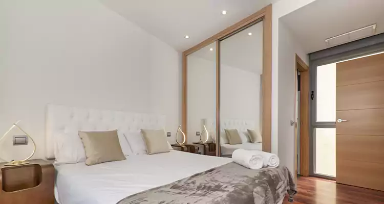 Sliding Wardrobe Door Mirror Replacement in Oviedo, FL